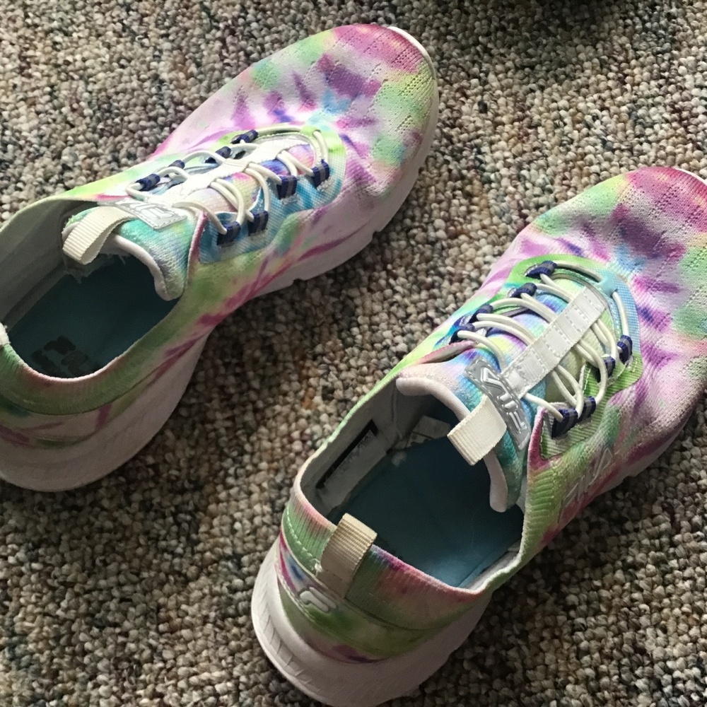 Well loved used worn sneakers 8.5